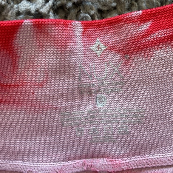 NUX Red and White Tie Dye Seamless Leggings Size Small - Picture 4 of 9